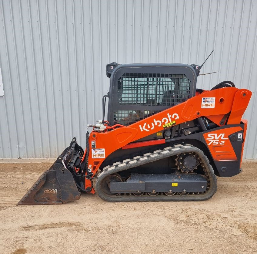 SVL75-2 Kubota Tracked Skid Steer with a 4in1 Bucket For Hire